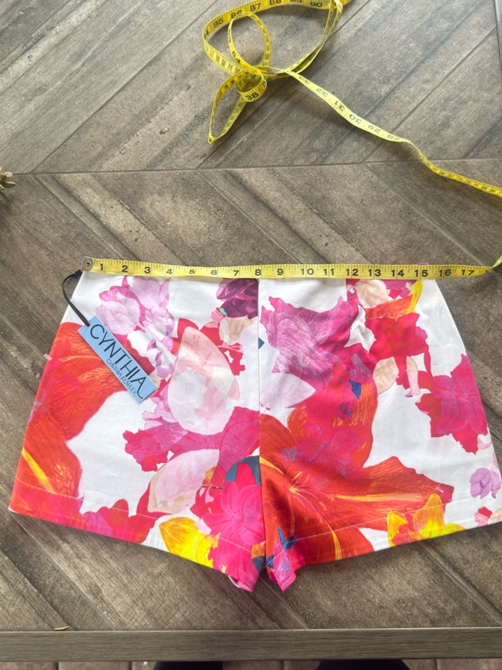 Cynthia Rowley Shorts Lovely Lillies NWT Size-6